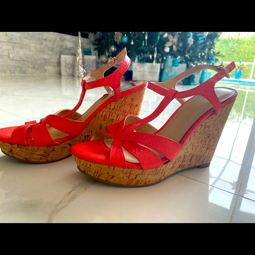 Thalia wedges NEW size 9.5